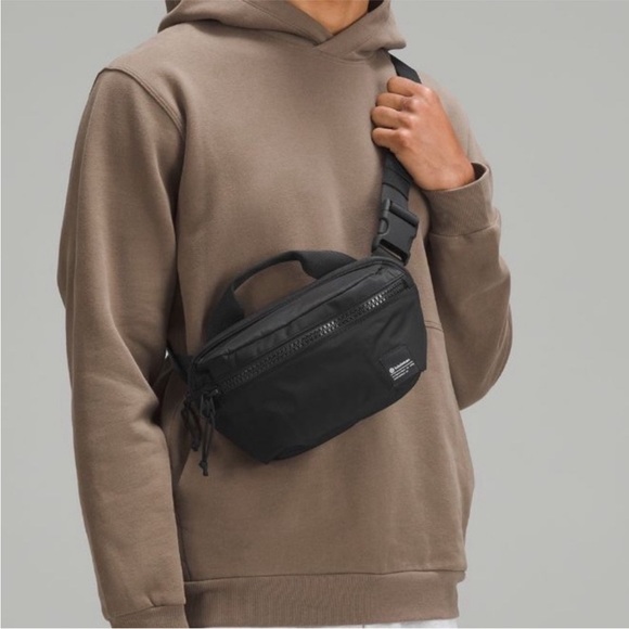 NWT Lululemon All Day Essentials Belt Bag in black - Picture 9 of 9